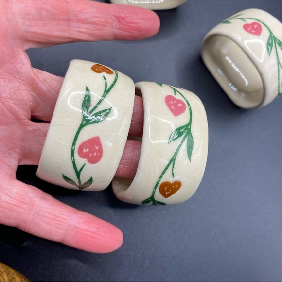 NAPKIN RINGS Vintage Porcelain Floral Hearts Green Leaves Napkin Rings Set Of 4 - Picture 2 of 7
